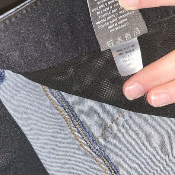 Torrid Bombshell Skinny High Rise Destructed Jeans 22 - Picture 7 of 12